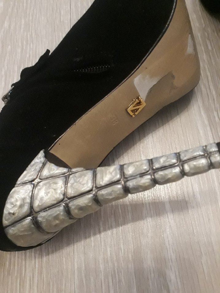 Siyah Bantlı Dolgu Topuklu Kadın Bot - Görsel 4