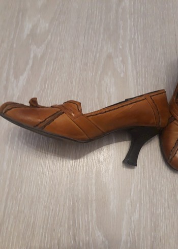 Camel Yılan Desenli Deri Topuklu Kadın Ayakkabı - Görsel 2