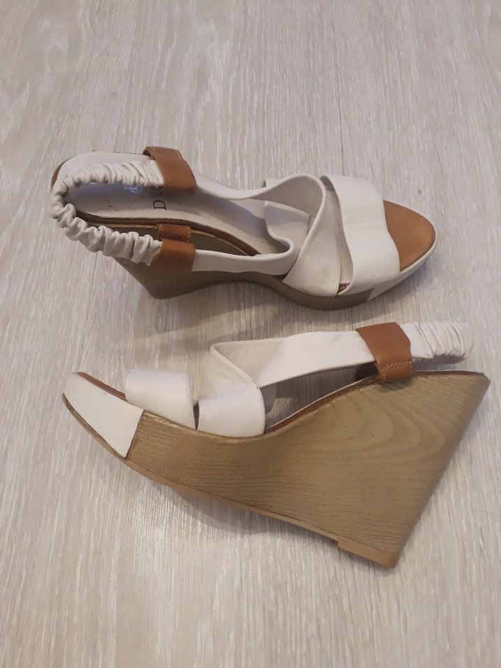 Beyaz Yılan Desenli Dolgu Topuklu Kadın Ayakkabı - Görsel 4