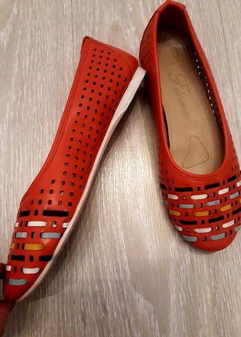 Kırmızı Nakışlı Kadın  Babet - Görsel 4