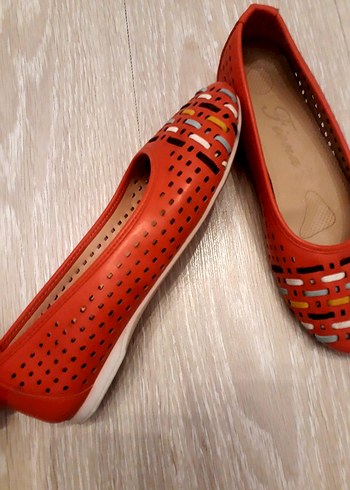 Kırmızı Nakışlı Kadın  Babet - Görsel 2