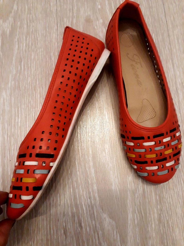 Kırmızı Nakışlı Kadın  Babet - Görsel 4