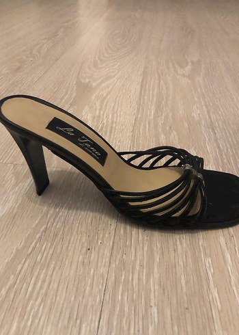 Tokalı Siyah İnce Topuklu Kadın Terliği - Görsel 2