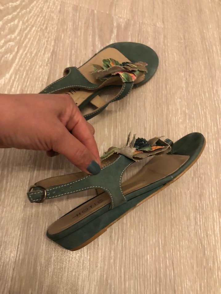 Çiçek Detaylı Bohem Dolgu Topuklu Kadın Sandalet - Görsel 3