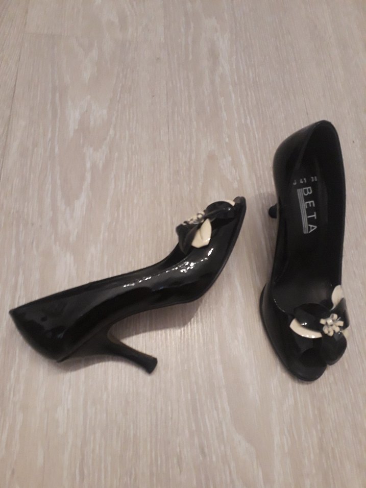 Fiyonklu Siyah Vintage Topuklu Kadın Ayakkabı - Görsel 4