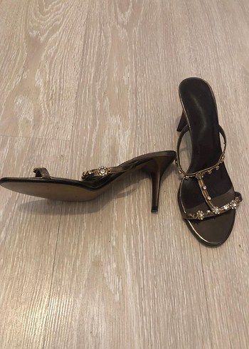 Altın Renkli Tokalı Stiletto Kadın Akşam Terliği - Görsel 4