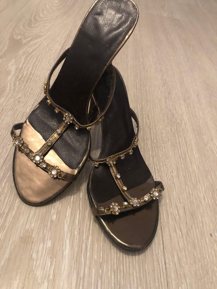 Altın Renkli Tokalı Stiletto Kadın Akşam Terliği - Görsel 3