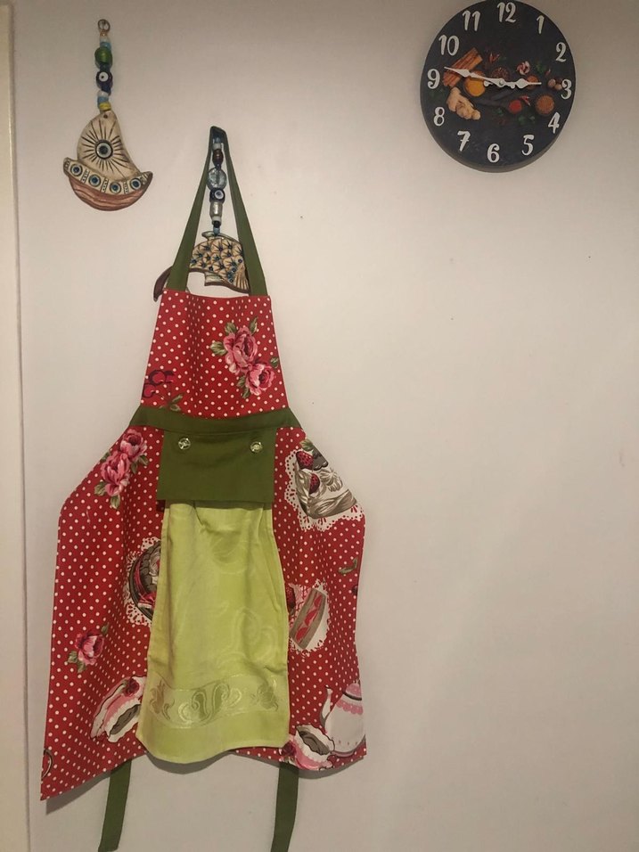 Nakışlı Kırmızı Mutfak Önlüğü - Görsel 3