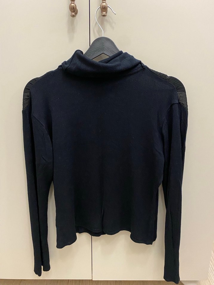 Kadın Siyah Pilili Boğazlı Triko - Görsel 2