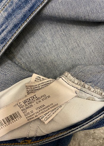 Mavi Yırtık Detaylı Geniş Kesim Kadın Kot Pantolon - Görsel 6