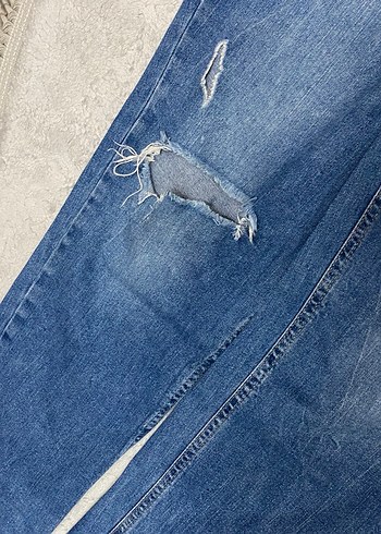 Mavi Yırtık Detaylı Geniş Kesim Kadın Kot Pantolon - Görsel 4