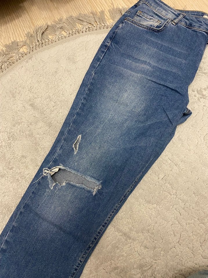 Mavi Yırtık Detaylı Geniş Kesim Kadın Kot Pantolon - Görsel 2