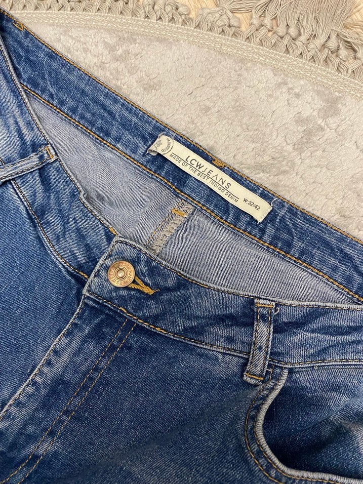 Mavi Yırtık Detaylı Geniş Kesim Kadın Kot Pantolon - Görsel 3