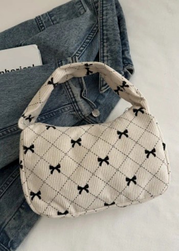 Beyaz Baskılı Tokalı Kadın El Çantası - Görsel 2