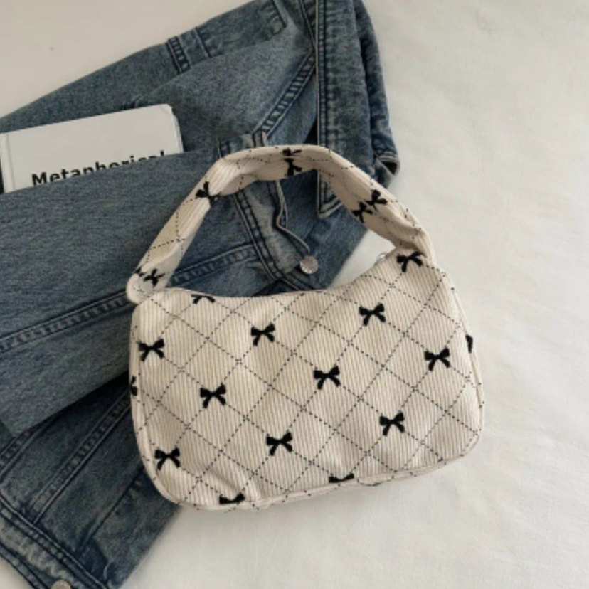 Beyaz Baskılı Tokalı Kadın El Çantası - Görsel 2