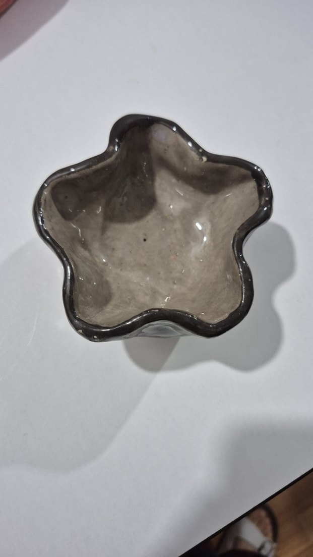 Gri ve Bej Seramik - Görsel 2