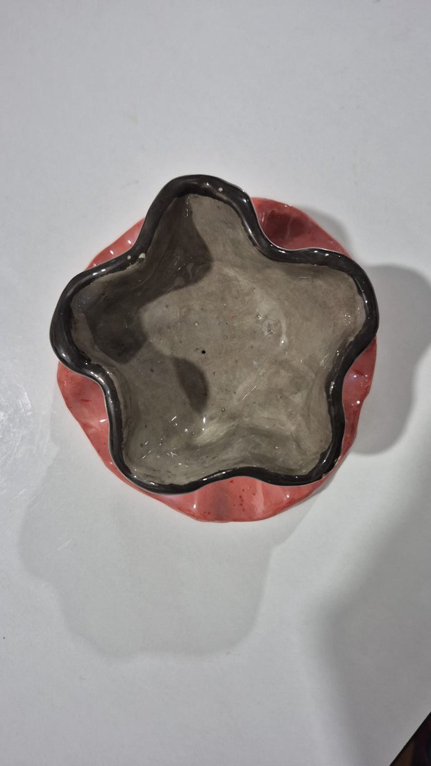 Kırmızı Tabanlı Gri Yıldız el yapımı - Görsel 2