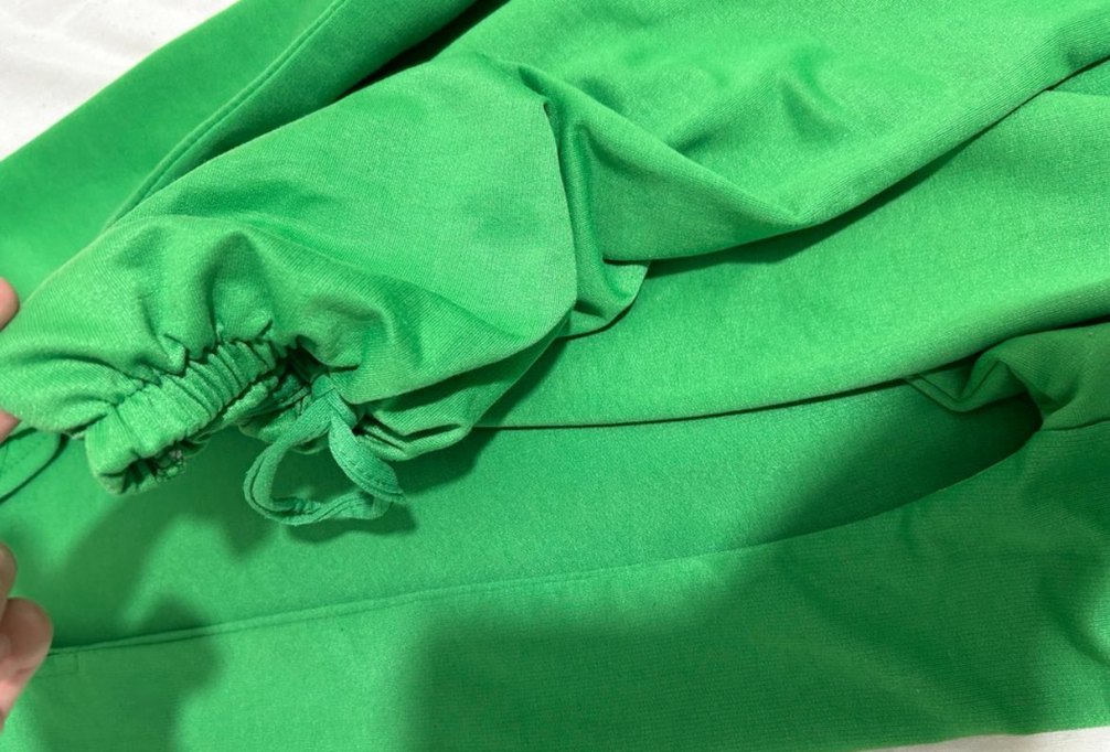 Uzun Kesim Parlak Yeşil Kadın  Takım - Görsel 2