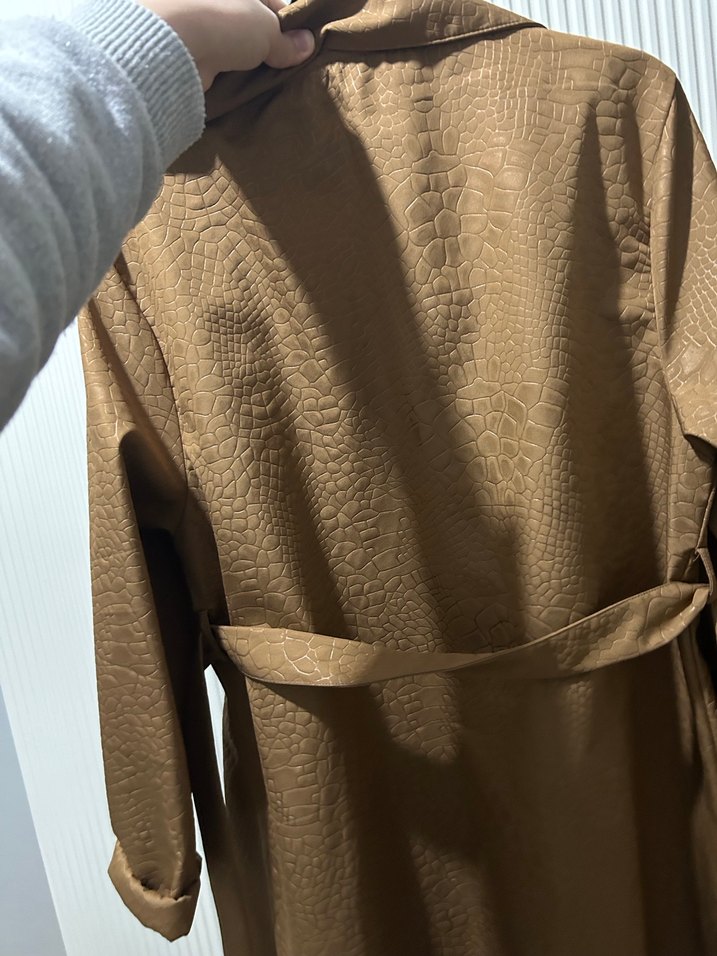 Düğmeli Kahverengi Yılan Derisi Desenli Deri Trençkot - Görsel 4