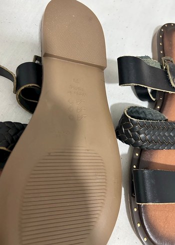 Siyah Yılan Desenli Dolgu Topuklu Kadın Sandalet - Görsel 2