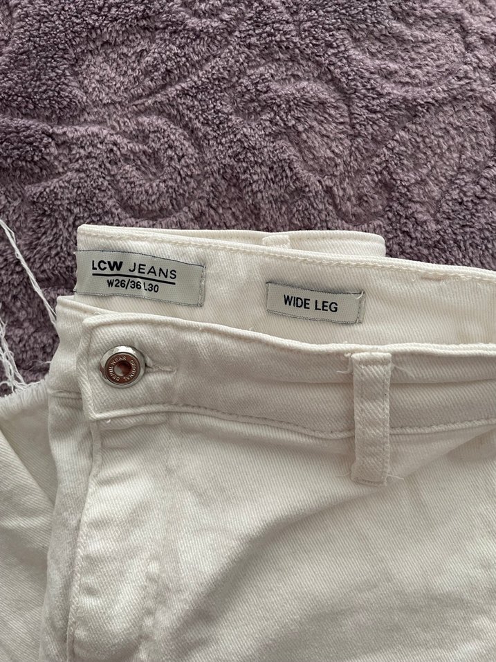 Düğmeli Beyaz Kadın Midi Kot Pantolon - Görsel 3