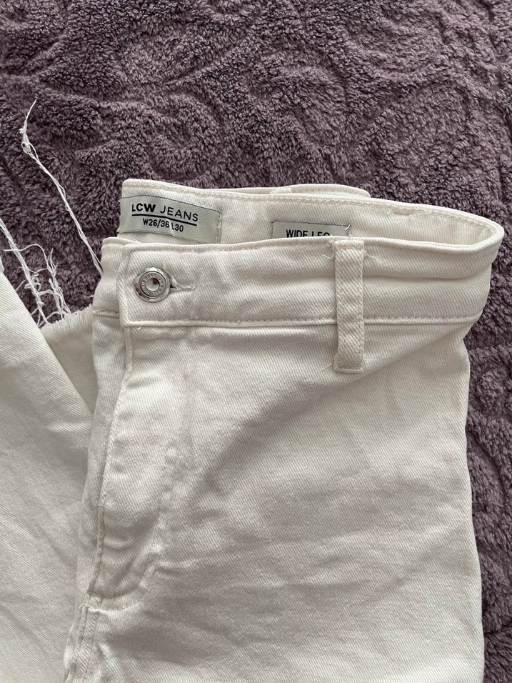 Düğmeli Beyaz Kadın Midi Kot Pantolon - Görsel 2