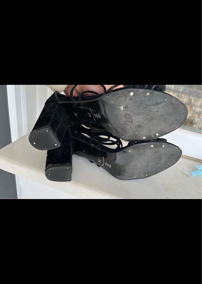 Siyah kalın topuklu ayakkabı - Görsel 3