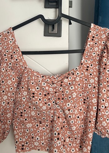 Pudra Çiçekli Kadın Crop Bluz