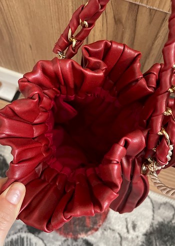 Pilise Detaylı Parlak Kırmızı Deri Kadın Çanta - Görsel 2