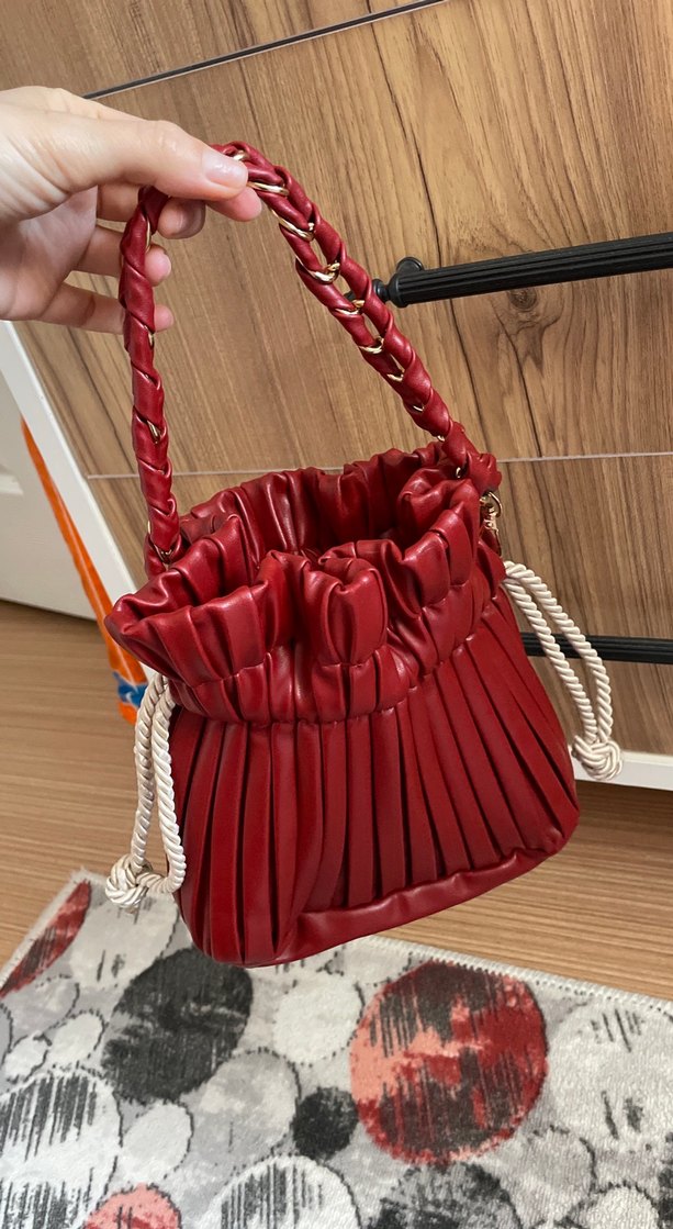 Pilise Detaylı Parlak Kırmızı Deri Kadın Çanta - Görsel 5
