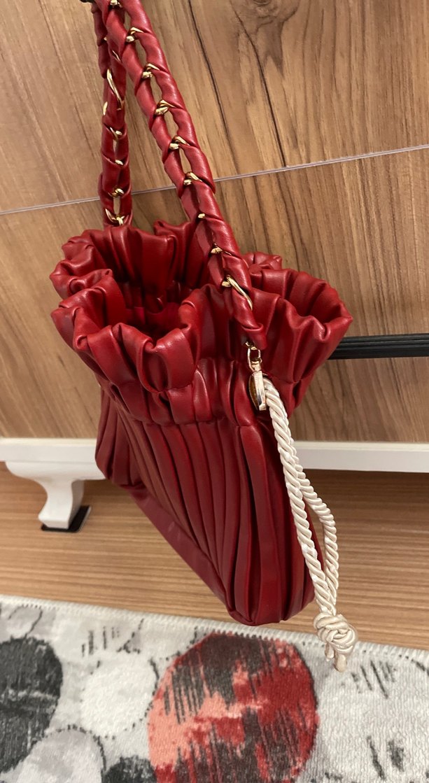 Pilise Detaylı Parlak Kırmızı Deri Kadın Çanta - Görsel 4