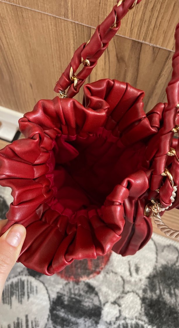 Pilise Detaylı Parlak Kırmızı Deri Kadın Çanta - Görsel 2