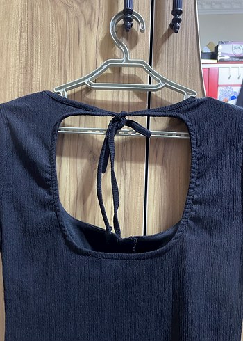 V Yaka Siyah Midi Elbise - Görsel 6