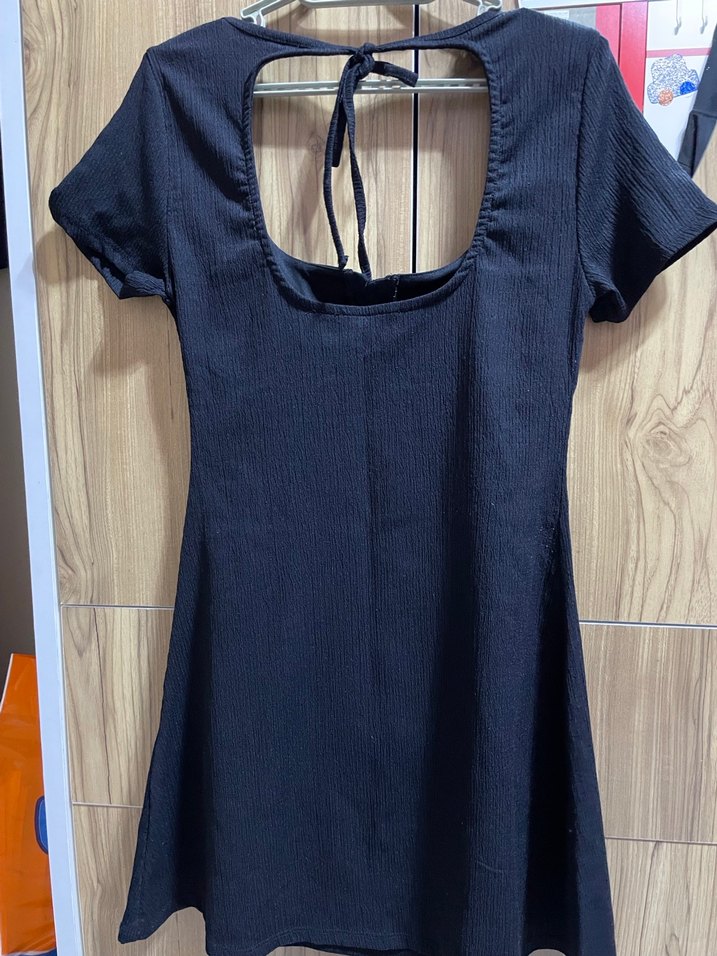 V Yaka Siyah Midi Elbise - Görsel 5