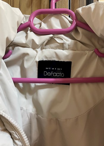 Beyaz Kapüşonlu Puf Mont - Görsel 9