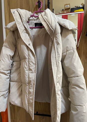 Beyaz Kapüşonlu Puf Mont - Görsel 10