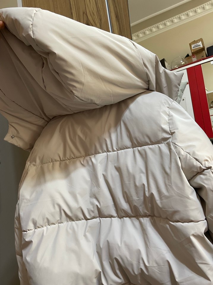 Beyaz Kapüşonlu Puf Mont - Görsel 5