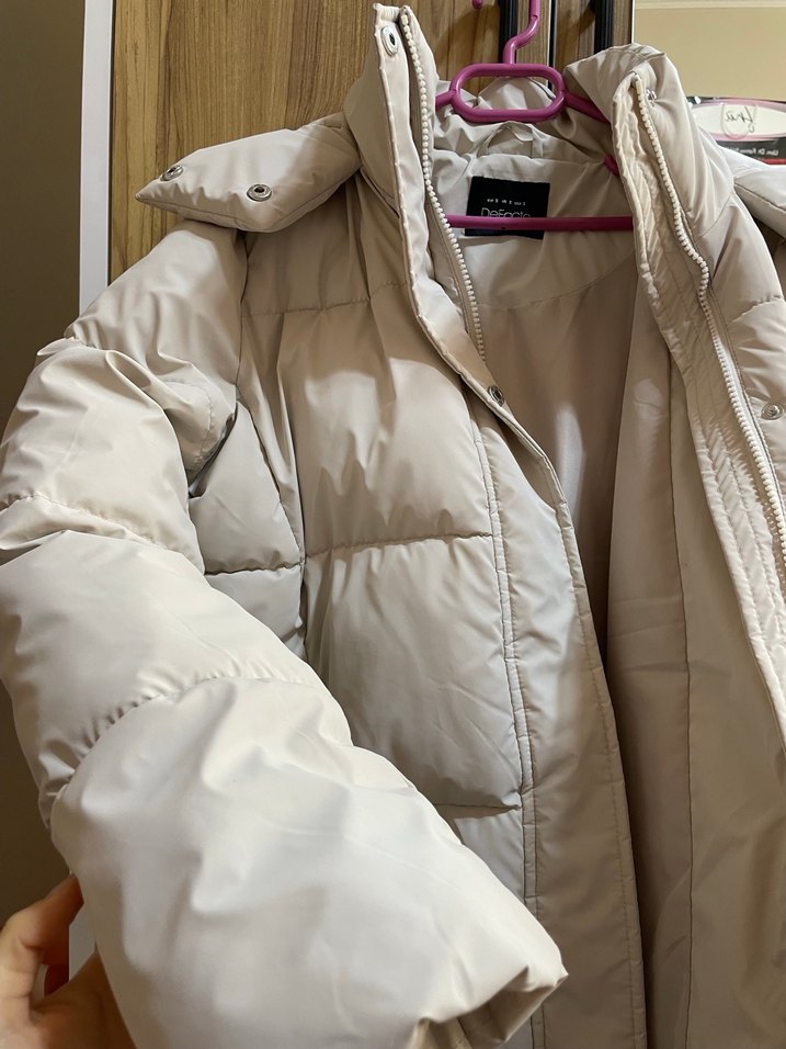 Beyaz Kapüşonlu Puf Mont - Görsel 4