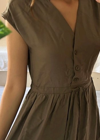 Haki V Yakalı Düğmeli Midi Elbise - Görsel 3