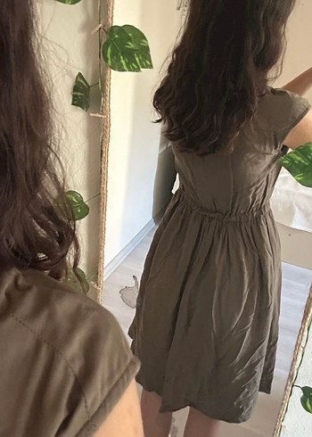 Haki V Yakalı Düğmeli Midi Elbise - Görsel 4