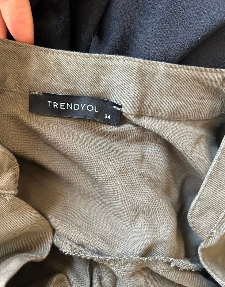 Haki V Yakalı Düğmeli Midi Elbise - Görsel 5