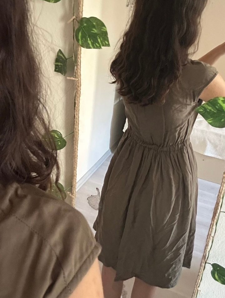 Haki V Yakalı Düğmeli Midi Elbise - Görsel 4