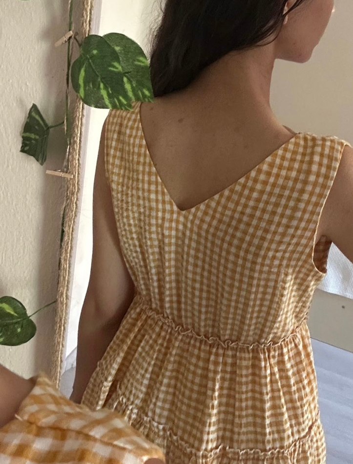 Sarı Kareli V Yakalı Fırfırlı Midi Elbise - Görsel 4