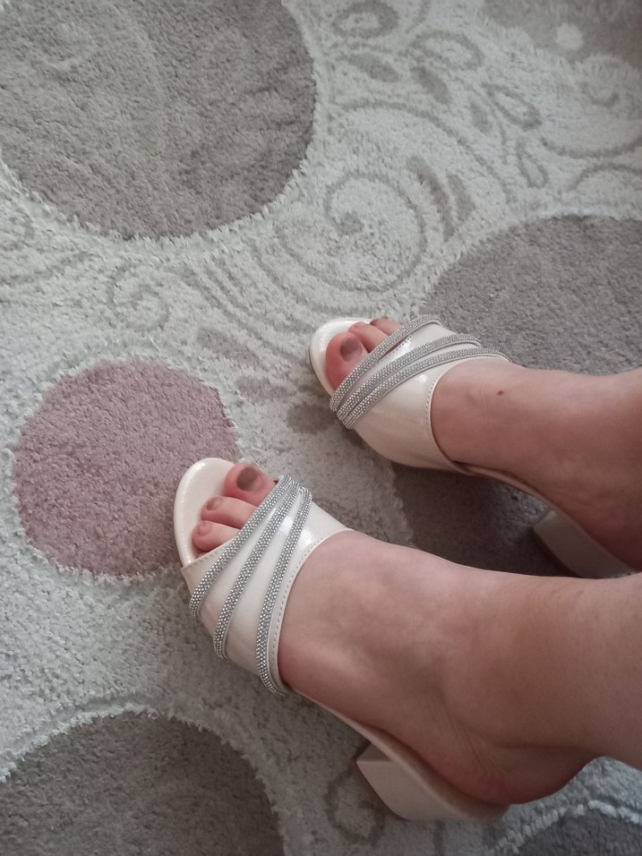 Bej taşlı Topuklu Kadın Terlik - Görsel 5