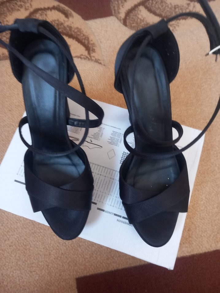 Siyah Yüksek Topuklu ayakkabı - Görsel 2