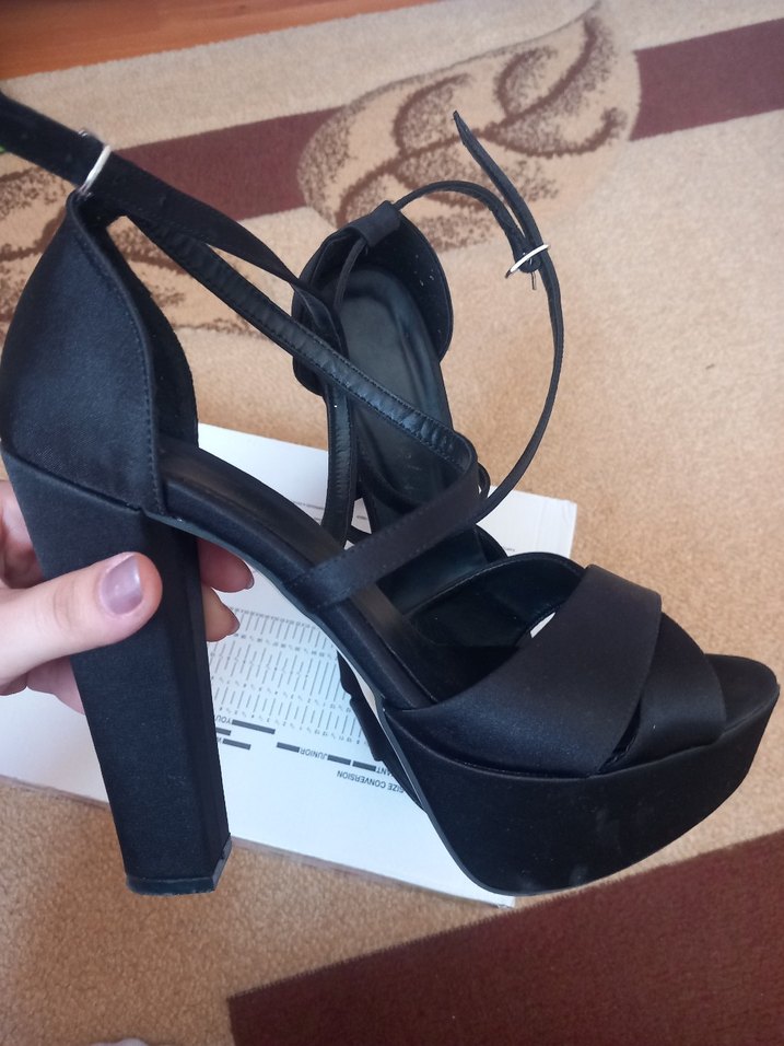 Siyah Yüksek Topuklu ayakkabı - Görsel 3