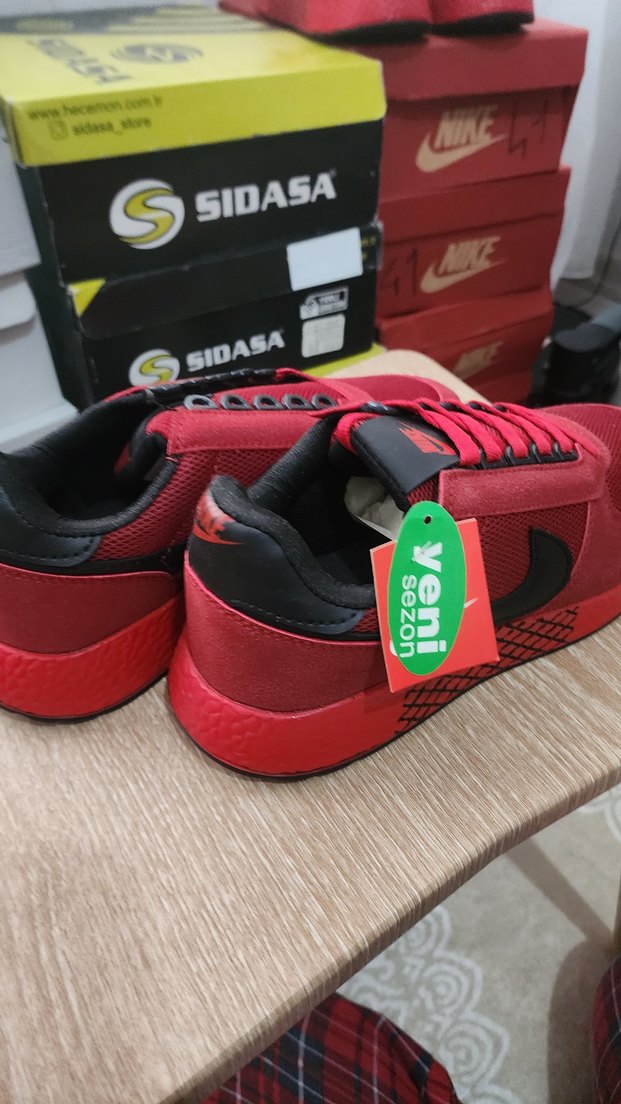 Kırmızı Erkek Spor Ayakkabı  40-41-42 numaraları mevcut - Görsel 2