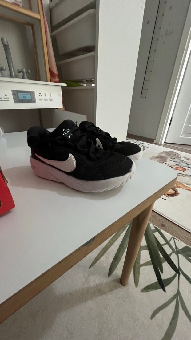Nike Siyah Beyaz Çocuk Spor Ayakkabı — görsel 2/5