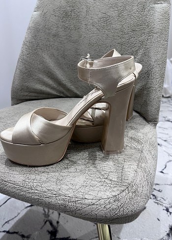 Bej Kadın Dolgu Topuklu Gece Ayakkabısı - Görsel 3