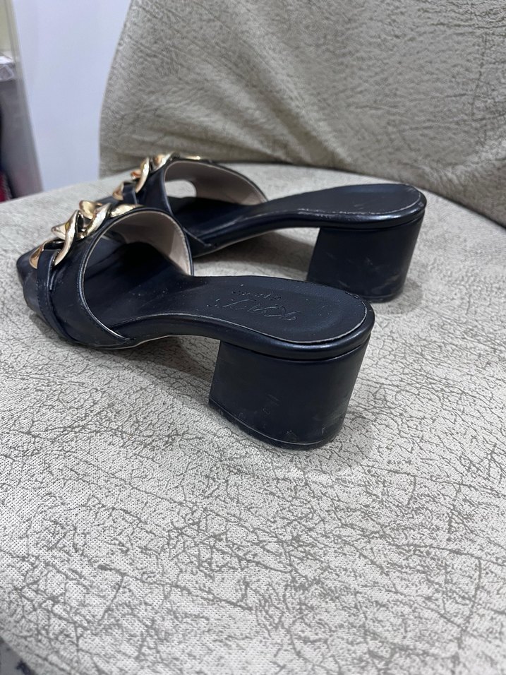 Altın Tokalı Siyah Kadın Terlik - Görsel 3